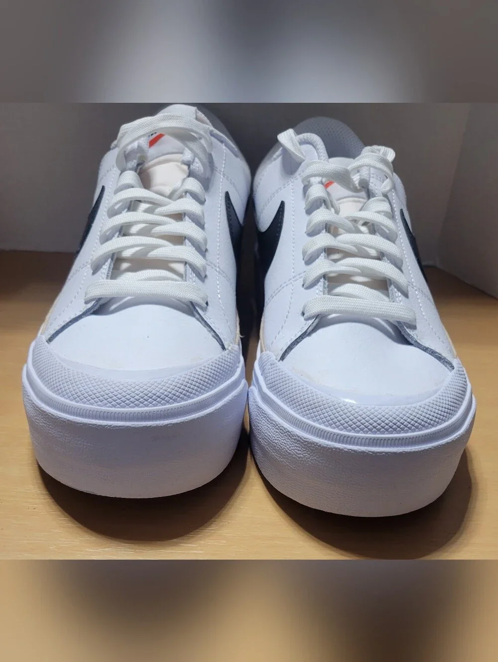 Nike Women's Shoes White Black Size 9